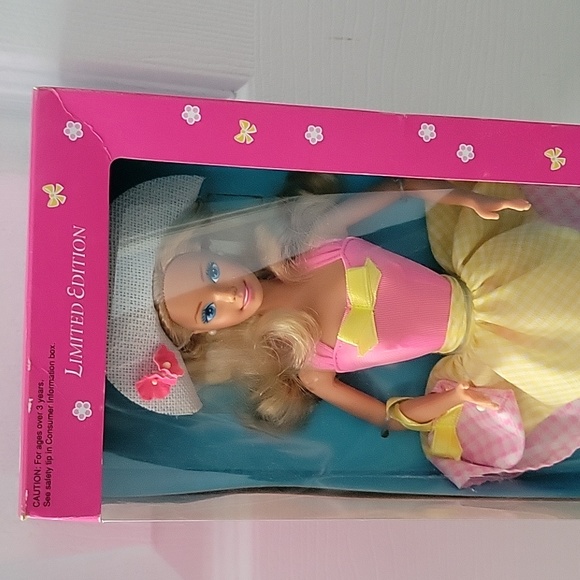 Picnic Pretty Barbie - Picture 7 of 7